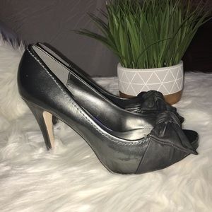Charcoal gray peep toe  platform pump with bow